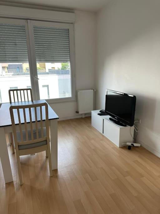 Grand Studio De 37M Carres - Rer Laplace Et Maison Des Examens A 5 Minutes A Pied Arcueil Esterno foto
